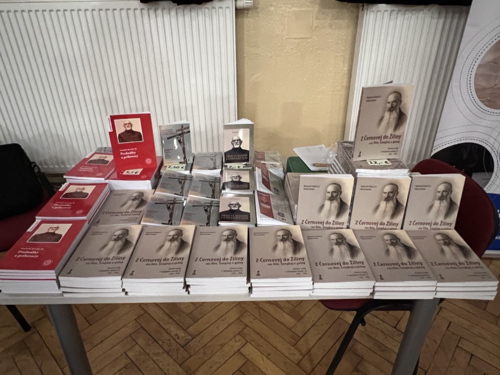 Z Černovej do Žiliny cez Rím, Šanghaj a gulag