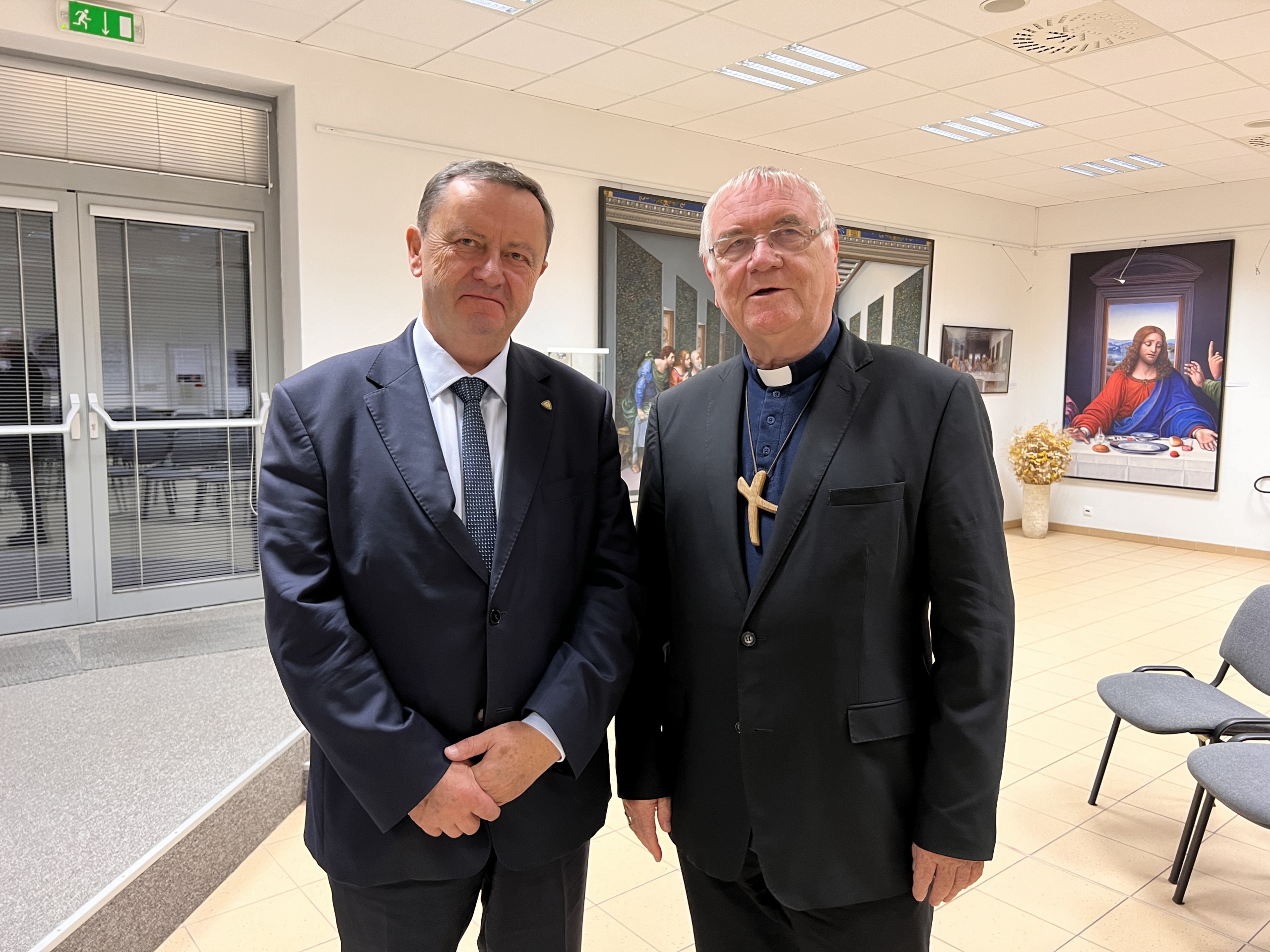 Jaroslav Demko s biskupom Tomášom Galisom